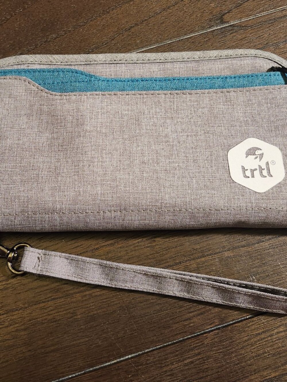 TRTL Travel Gray Zip Around Multi Pocket Wallet Organizer Detachable Key Chain